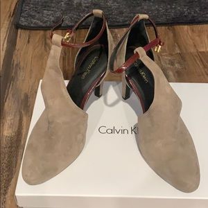 New ankle strap suede pumps